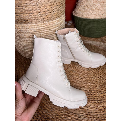 Bota Coturno Feminina em Couro Sintético Off BC900 Bota Coturno Feminina em Couro Sintético Off BC900
