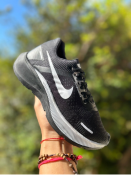Tênis Infantil Unissex Air Zoom Nike Preto/Branco - Tênis Nike