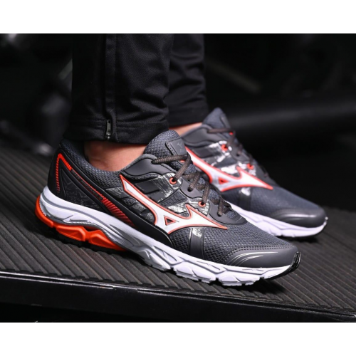 Tênis Wave Nirvana 9 Masculino Mizuno Grafite/Laranja Tênis Wave Nirvana 9 Masculino Mizuno Grafite/Laranja