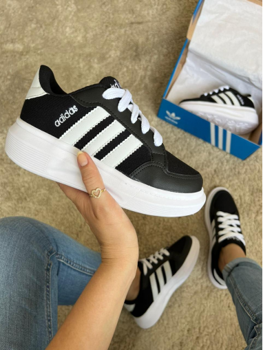 Tênis  VL Court Bold Feminino Adidas Preto/Branco - Tênis Adidas