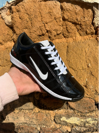 Chuteira Society Total 90 Masculino Nike Preto/Branco - Tênis Nike
