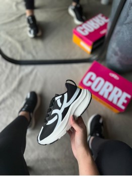 Tênis Corre Feminino Olympikus Preto/Branco - Tênis Vert