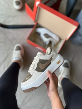 Tênis  Gamma Force Premium Creme/ Verde - Tênis Nike