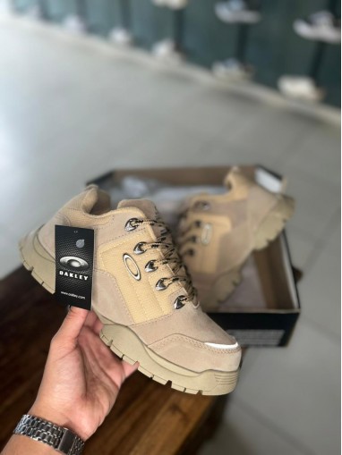 Tênis Botinha Halftrack Low Premium  Masculino Oakley Bege - Tênis 