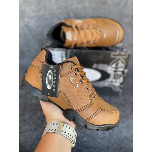Tênis Botinha Halftrack Low Masculino Oakley Caramelo