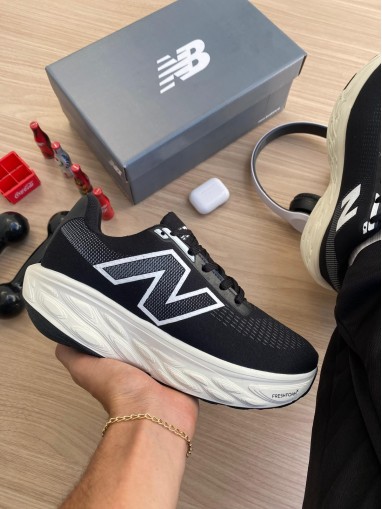 Tênis  Premium Feminino New Balance 1080 Preto - Tênis New Balance